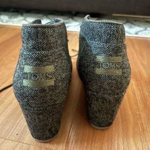 Toms wedge boots